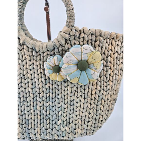 Coastal Cottage Woven Straw Flower Embellished Handbag Purse Ann Taylor - Picture 2 of 11